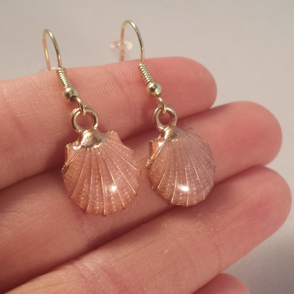 Gold Pink Sea Shell Earrings Hypoallergenic Hooks - Picture 1 of 2